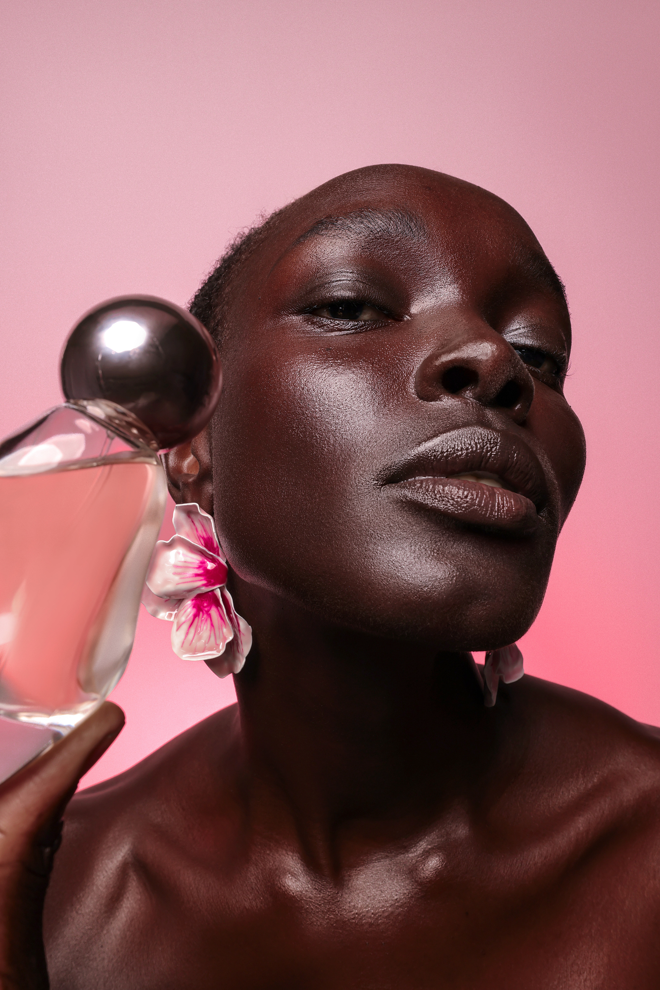 High-end beauty retouching for cosmetics brands and beauty photographers — natural skin texture, campaign-ready close-up
